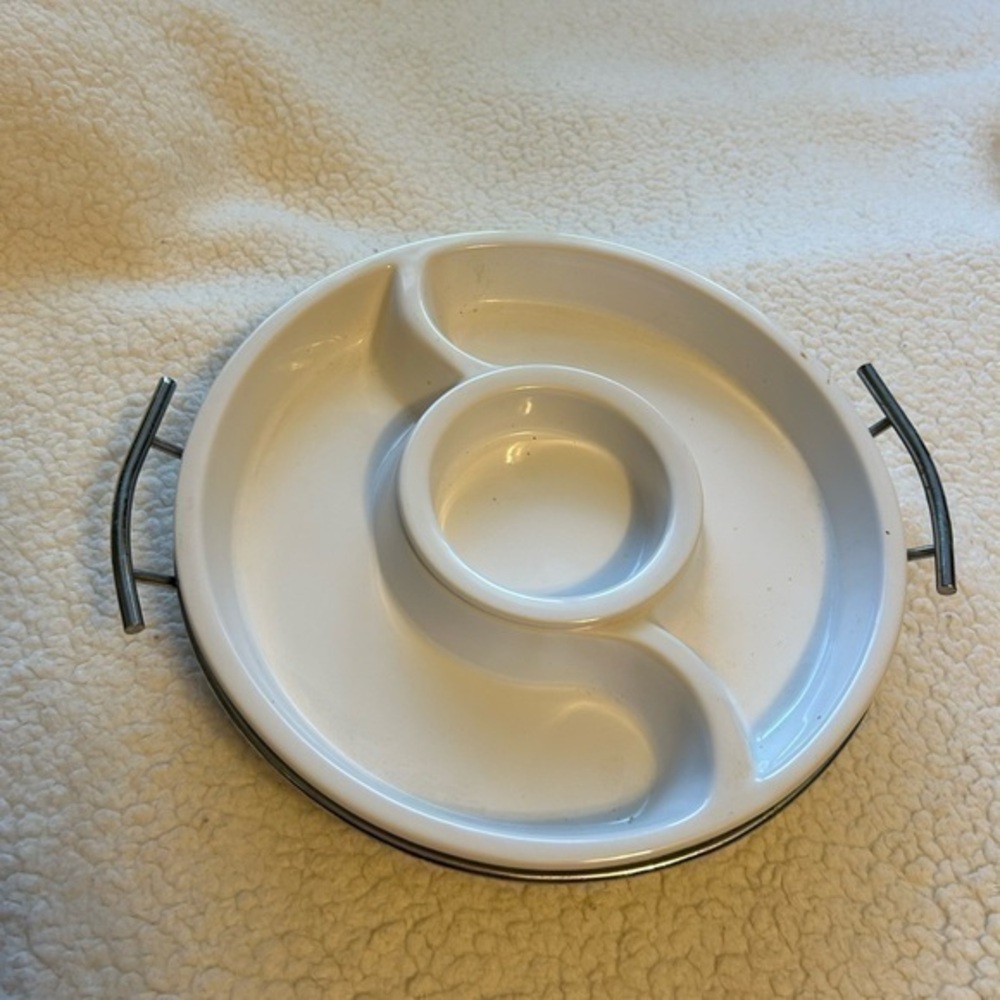 CERAMIC DIVIDED CONDIMENT TRAY WITH RACK.